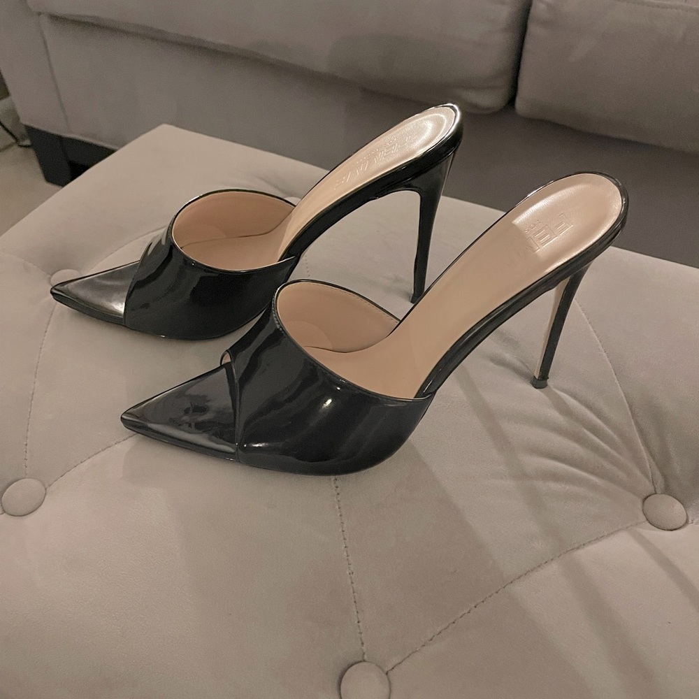 Brand New - Femme Gianna Black Mules